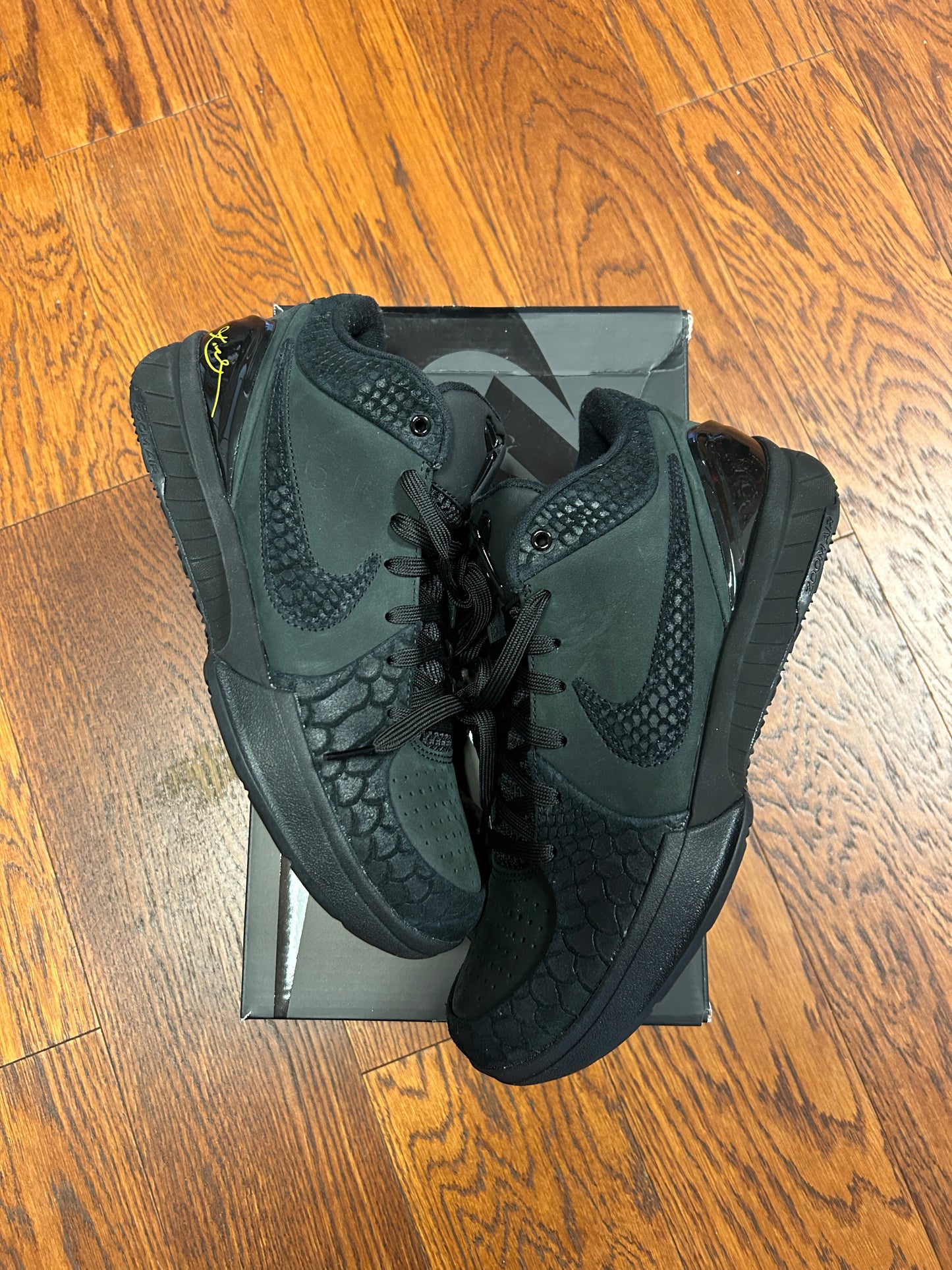 Brand New Gift of Mamba Kobe 4 (8.5)