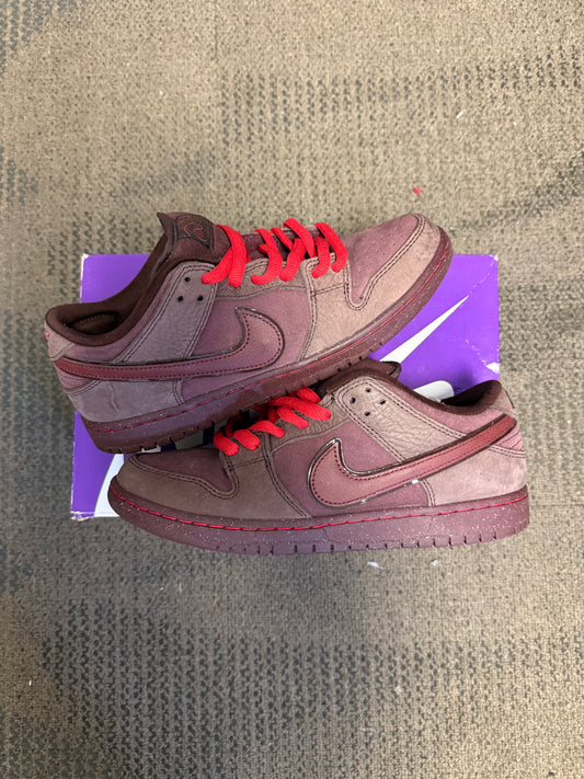 Nike SB Dunk Low City of Love Burgundy Crush SZ 8.5