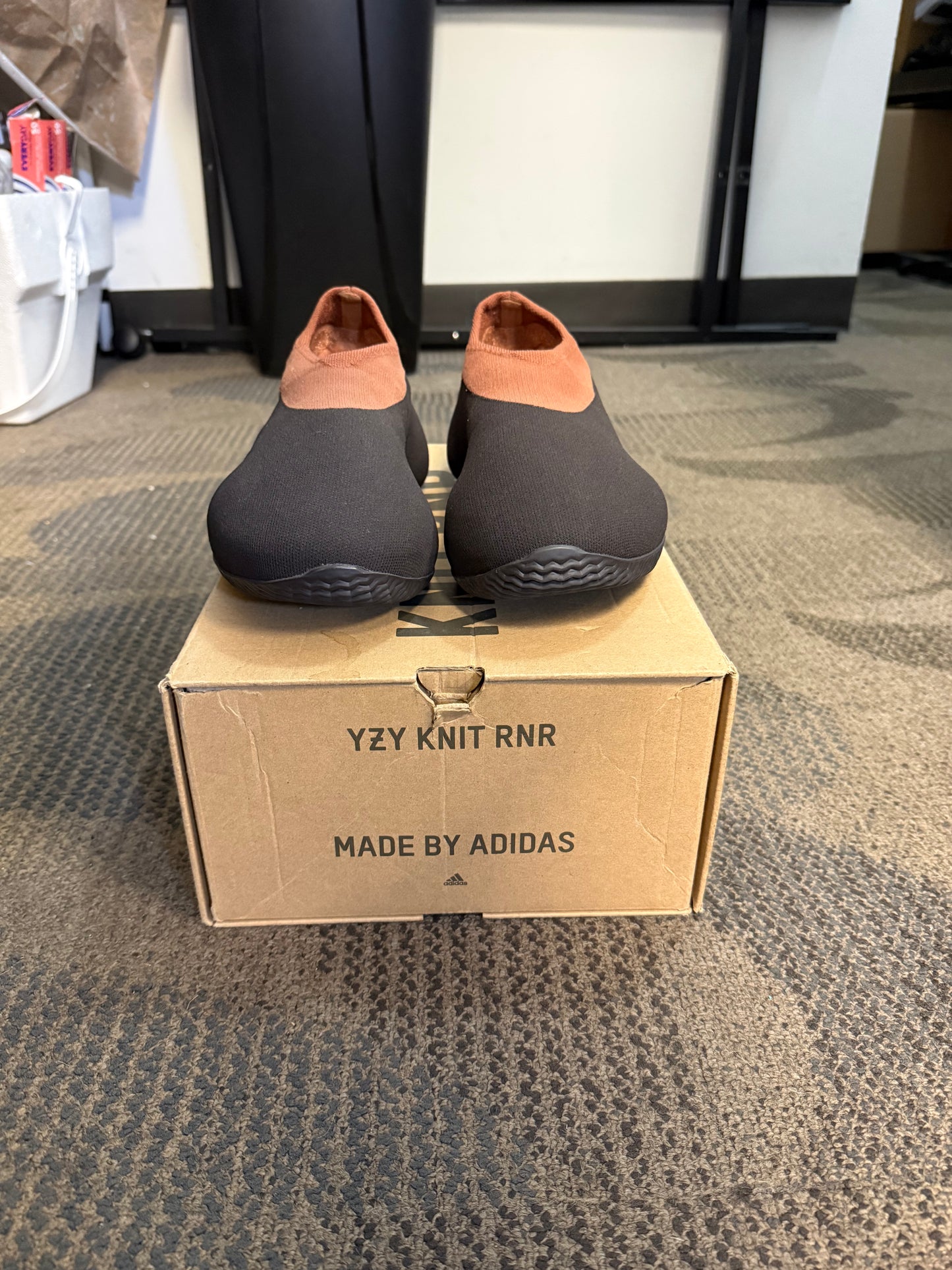 adidas Yeezy Knit RNR Stone Carbon SZ 8