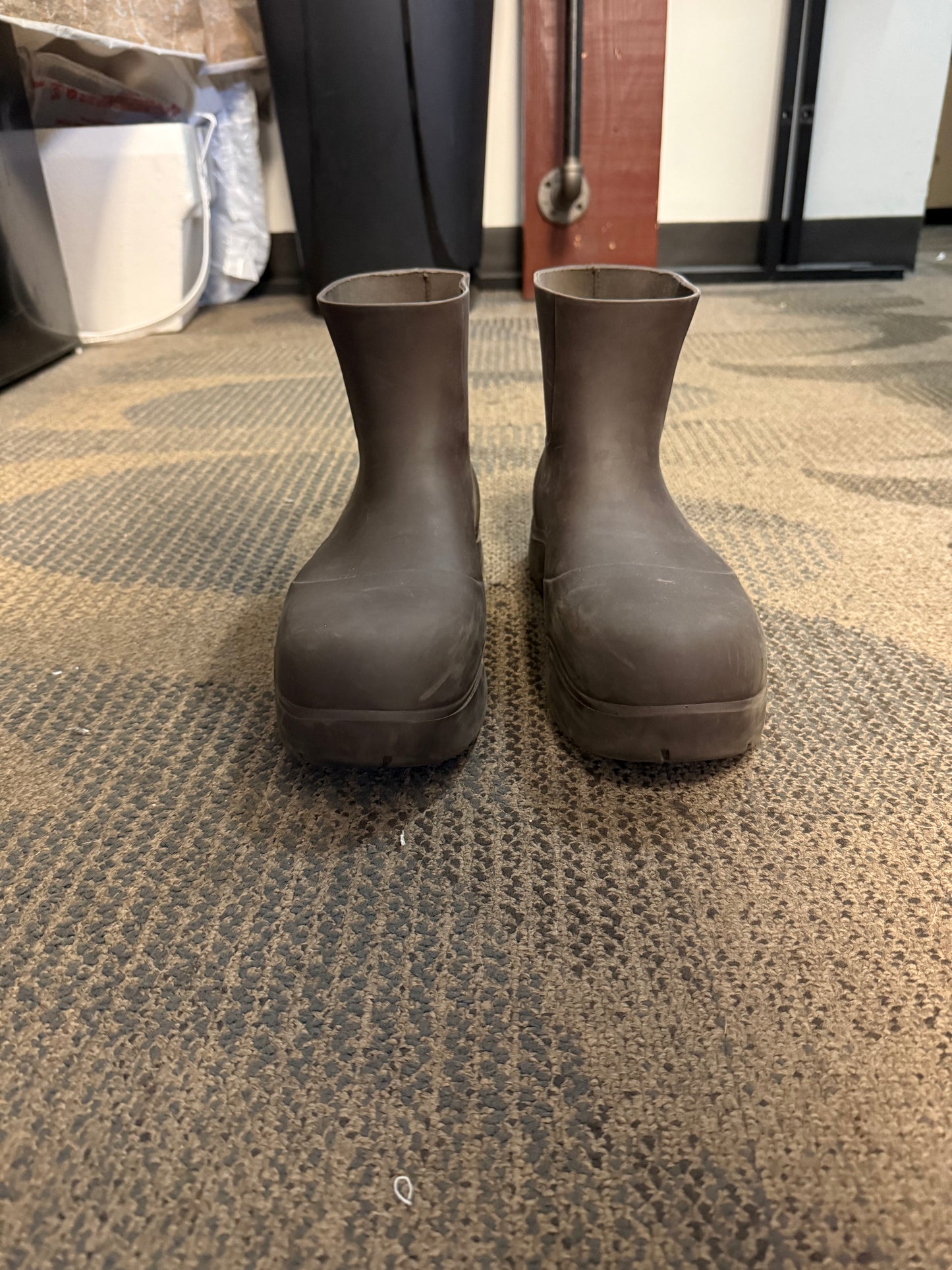 Bottega Veneta Rubber Puddle Boots SZ 43
