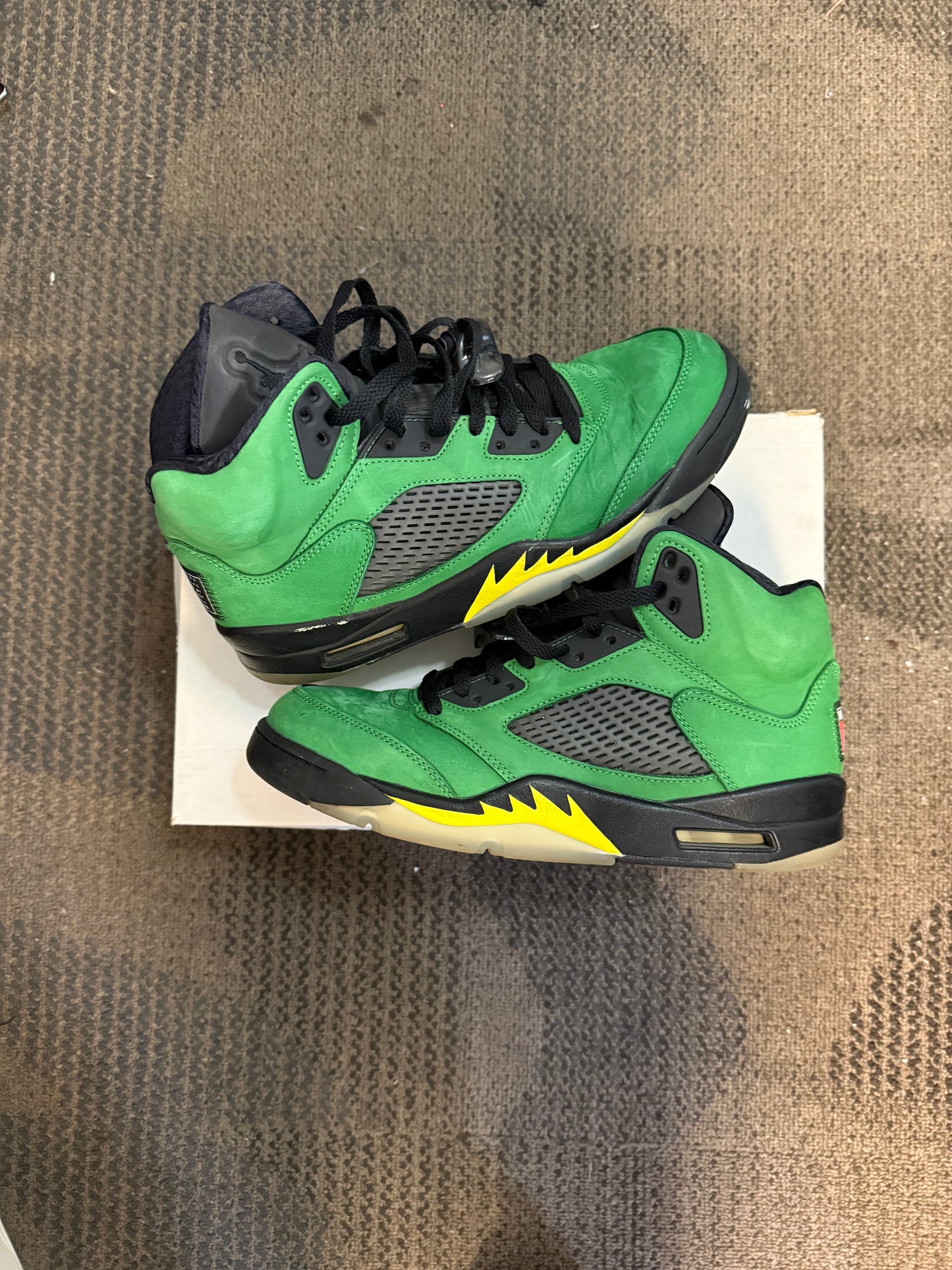 Jordan 5 Retro SE Oregon SZ 9