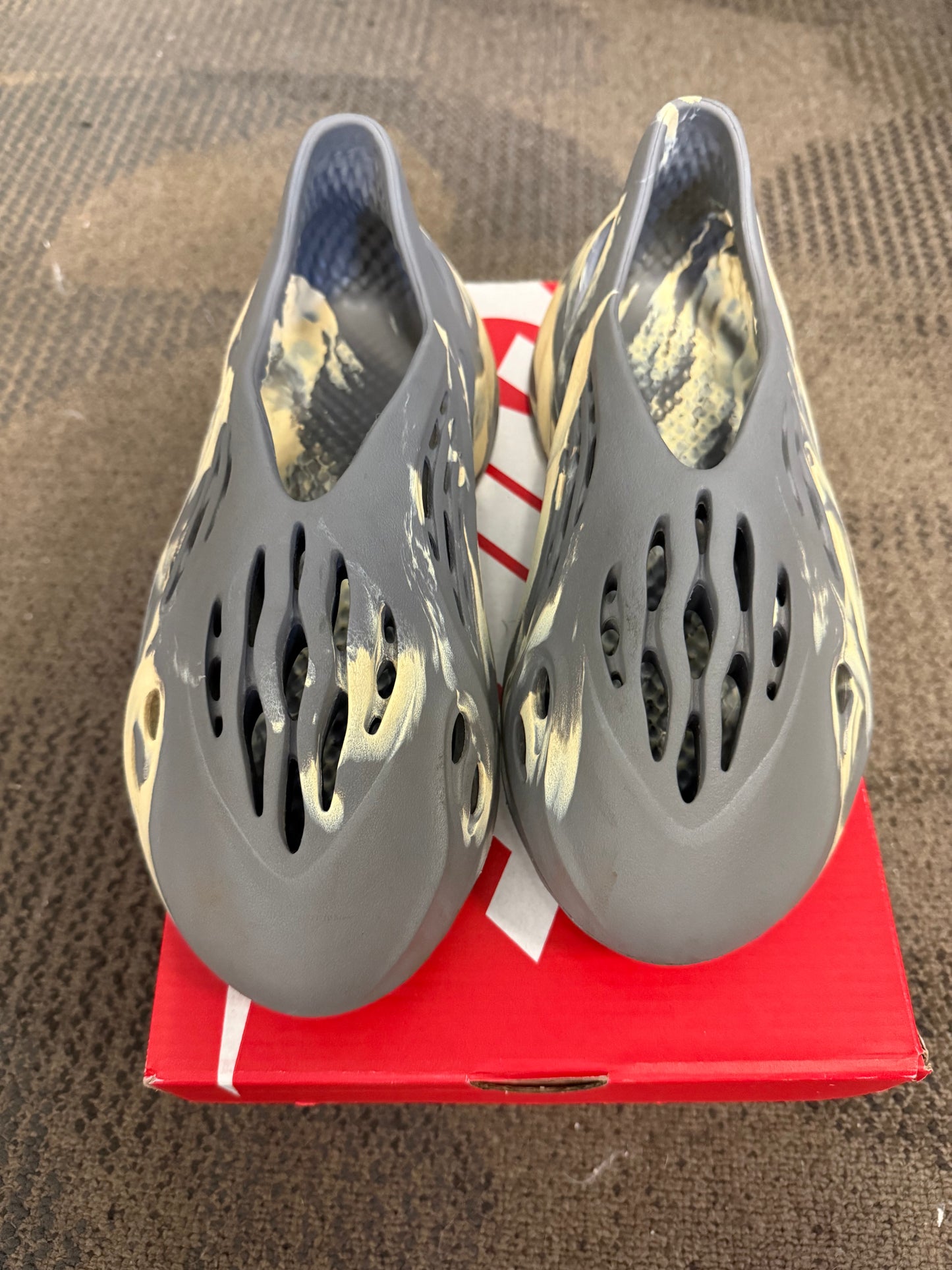 Yeezy Foam RNNR MXT Moon Gray SZ 10
