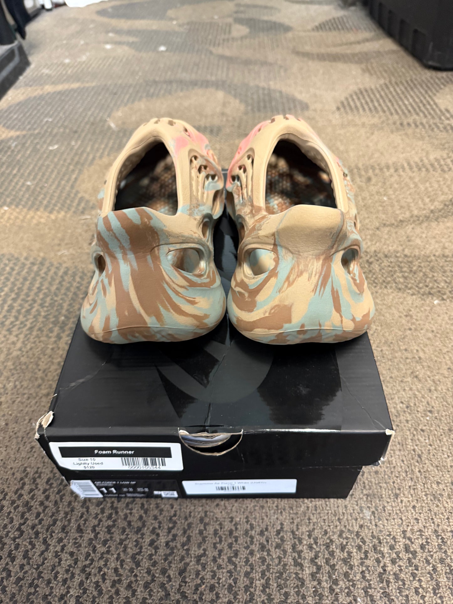 Yeezy Foam RNNR MX Sand Grey SZ 10
