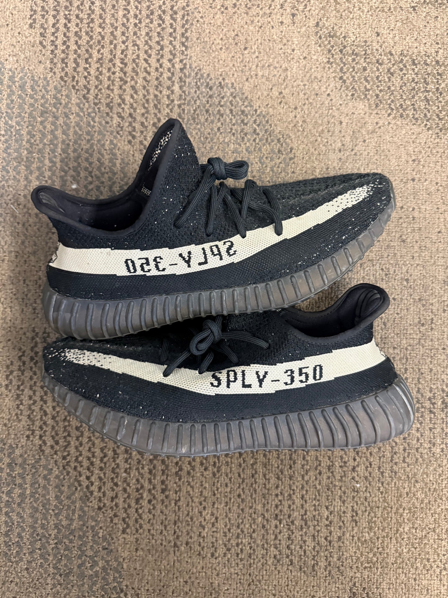 adidas Yeezy Boost 350 V2 Core Black White SZ 11