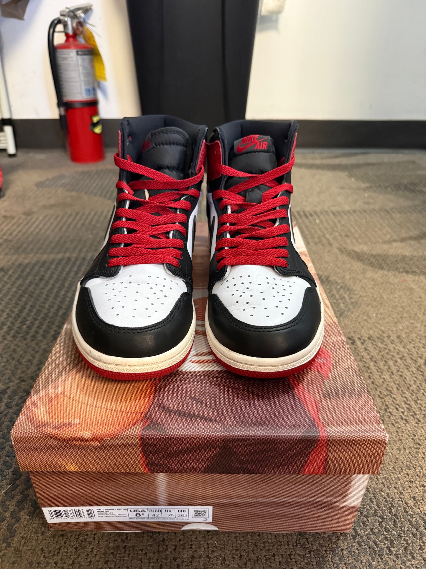 Jordan 1 Retro High OG Black Toe Reimagined SZ 8.5