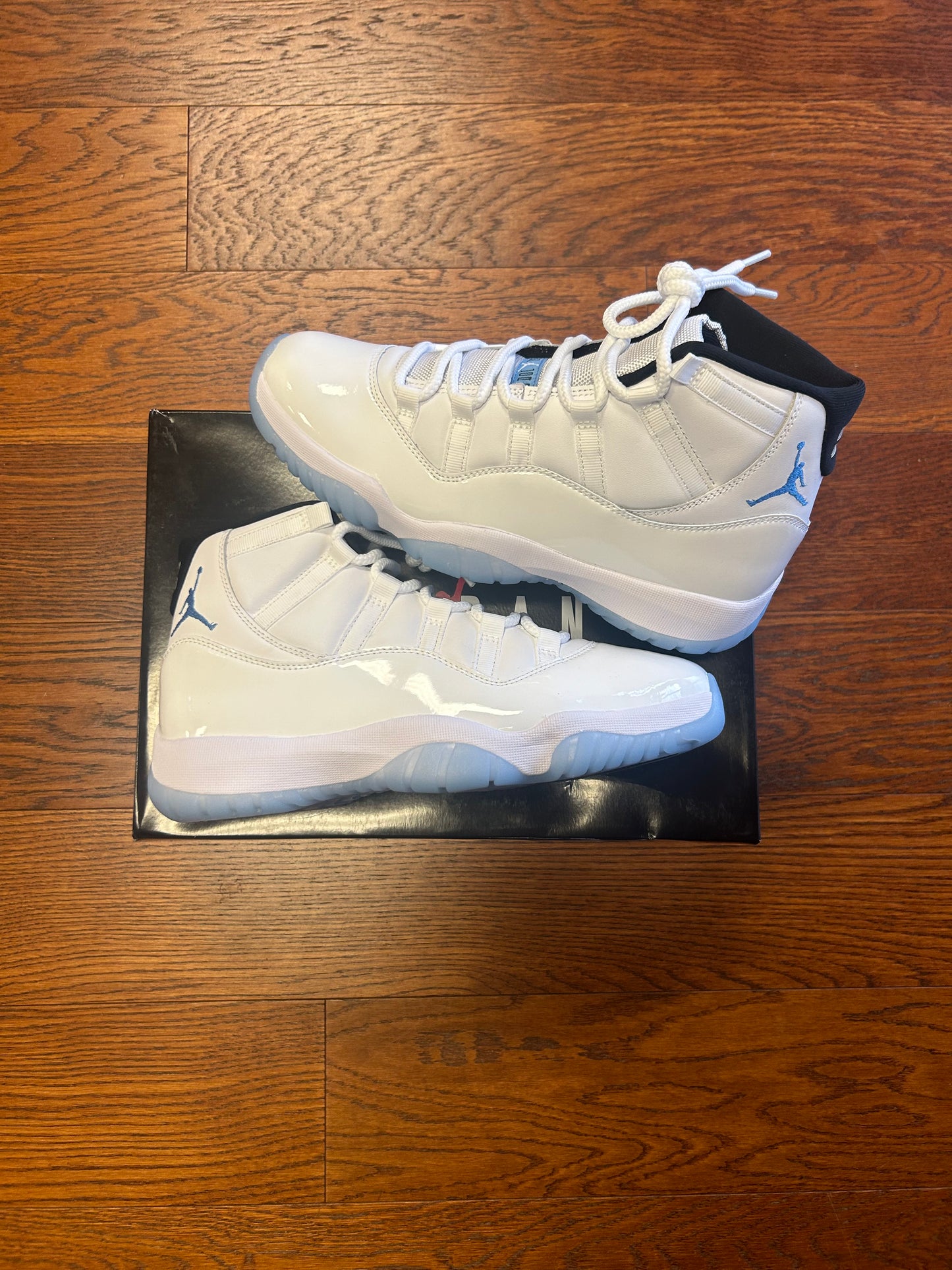 Brand New Legend Blue 11 SZ 9