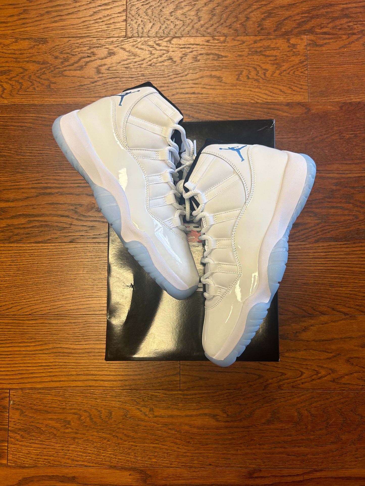 Brand New Legend Blue 11 SZ 9