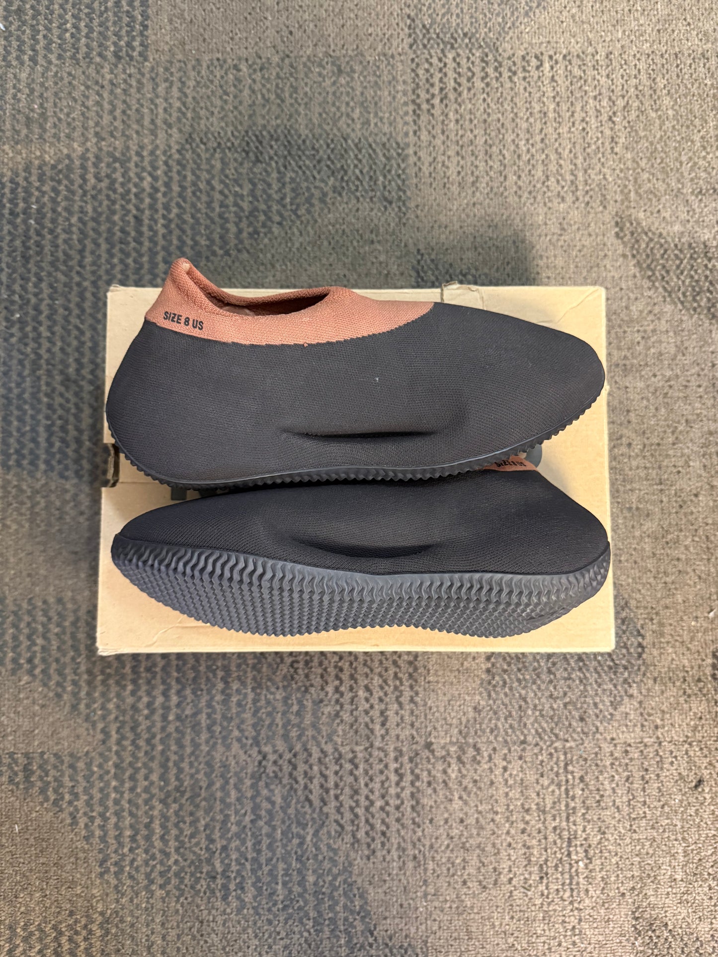 adidas Yeezy Knit RNR Stone Carbon SZ 8