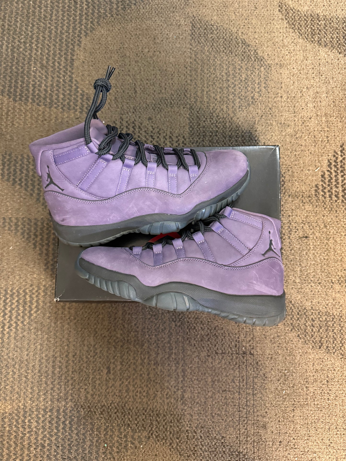 Jordan 11 Retro Mojave SZ 9