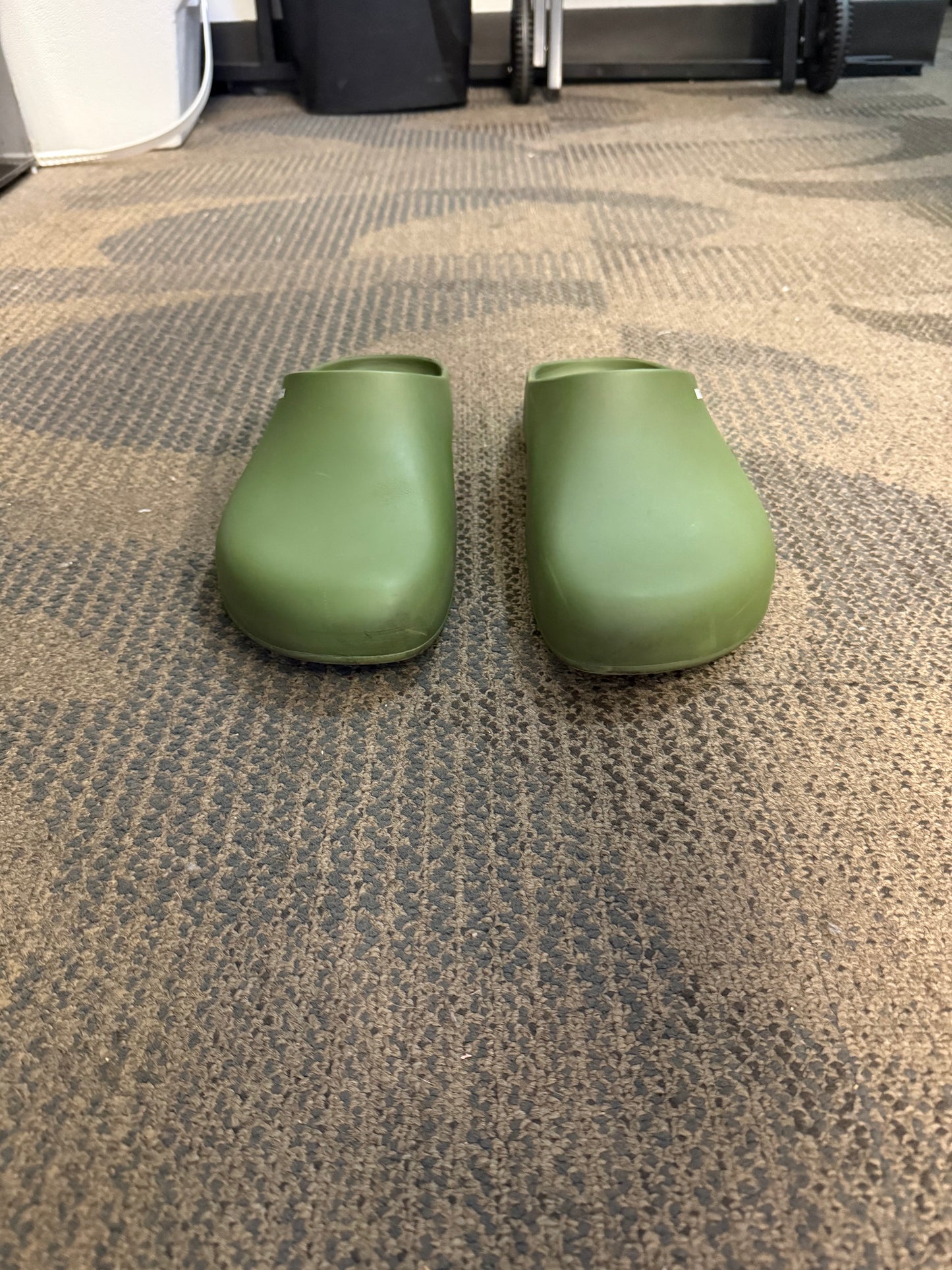 Balenciaga Pool Closed Slide Dark Green SZ 42