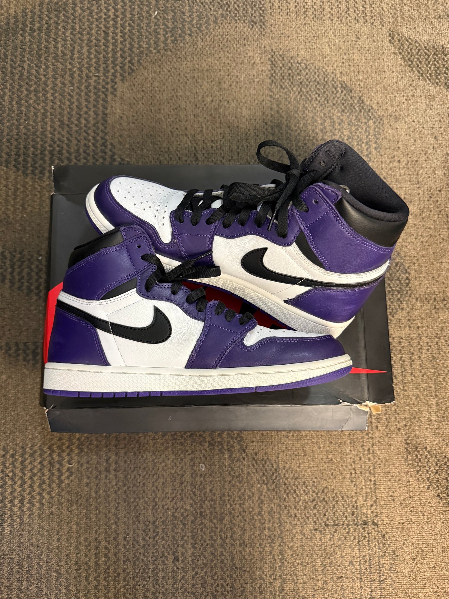 Jordan 1 Retro High Court Purple White SZ 10