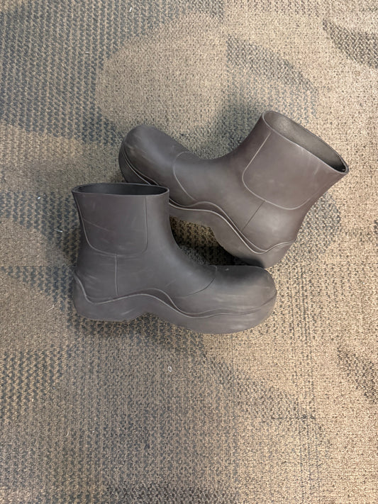 Bottega Veneta Rubber Puddle Boots SZ 43