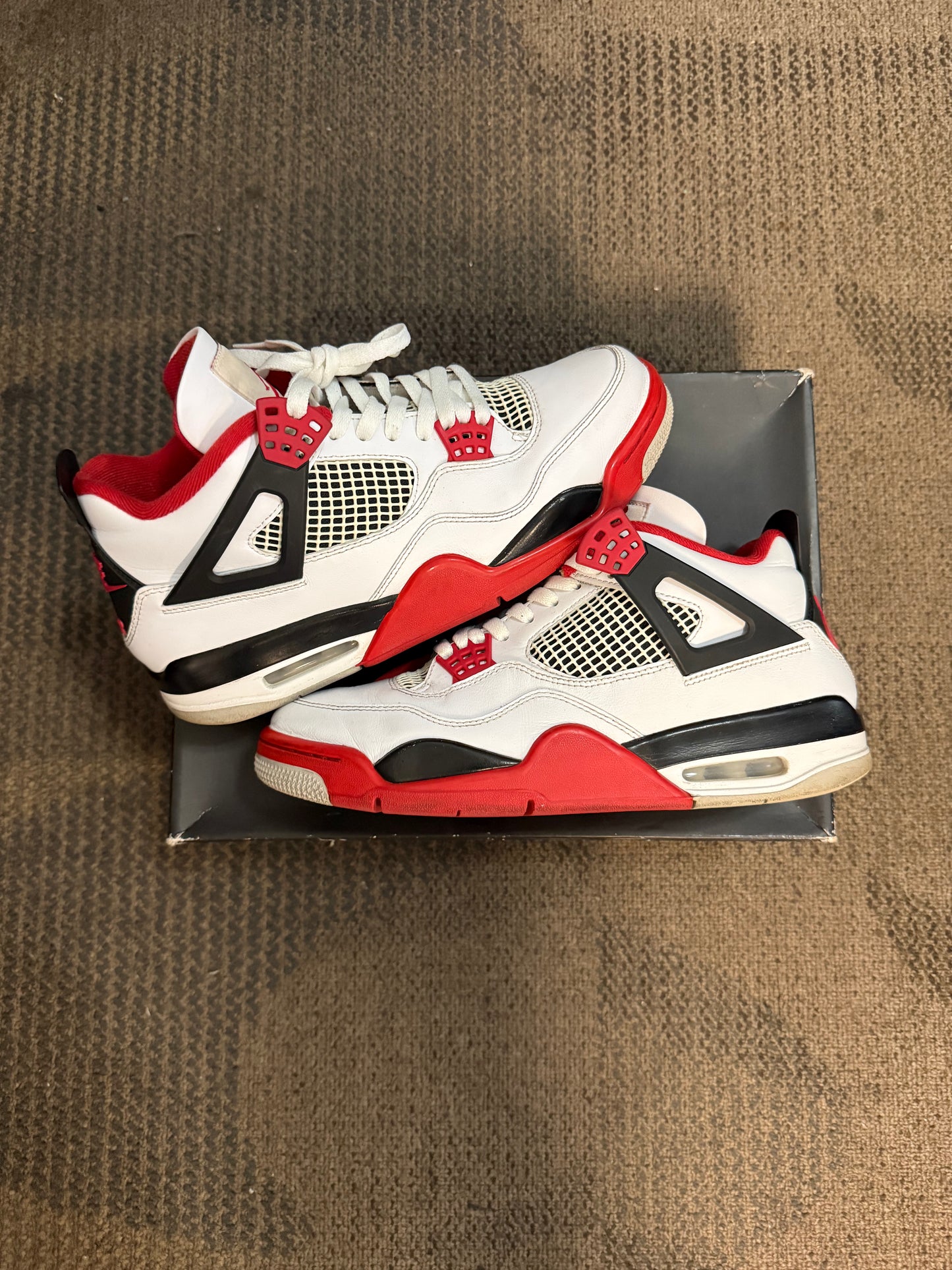 Jordan 4 Retro Fire Red (2020) SZ 10