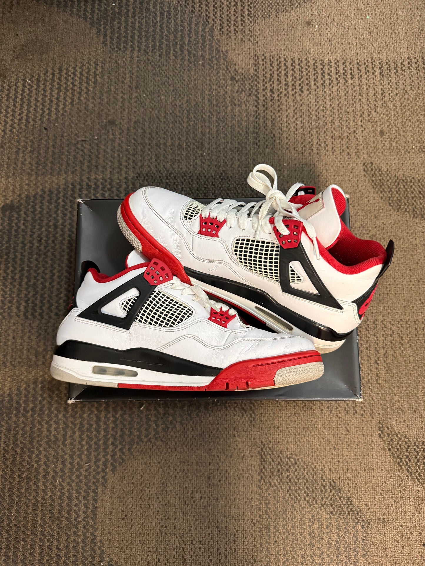 Jordan 4 Retro Fire Red (2020) SZ 10