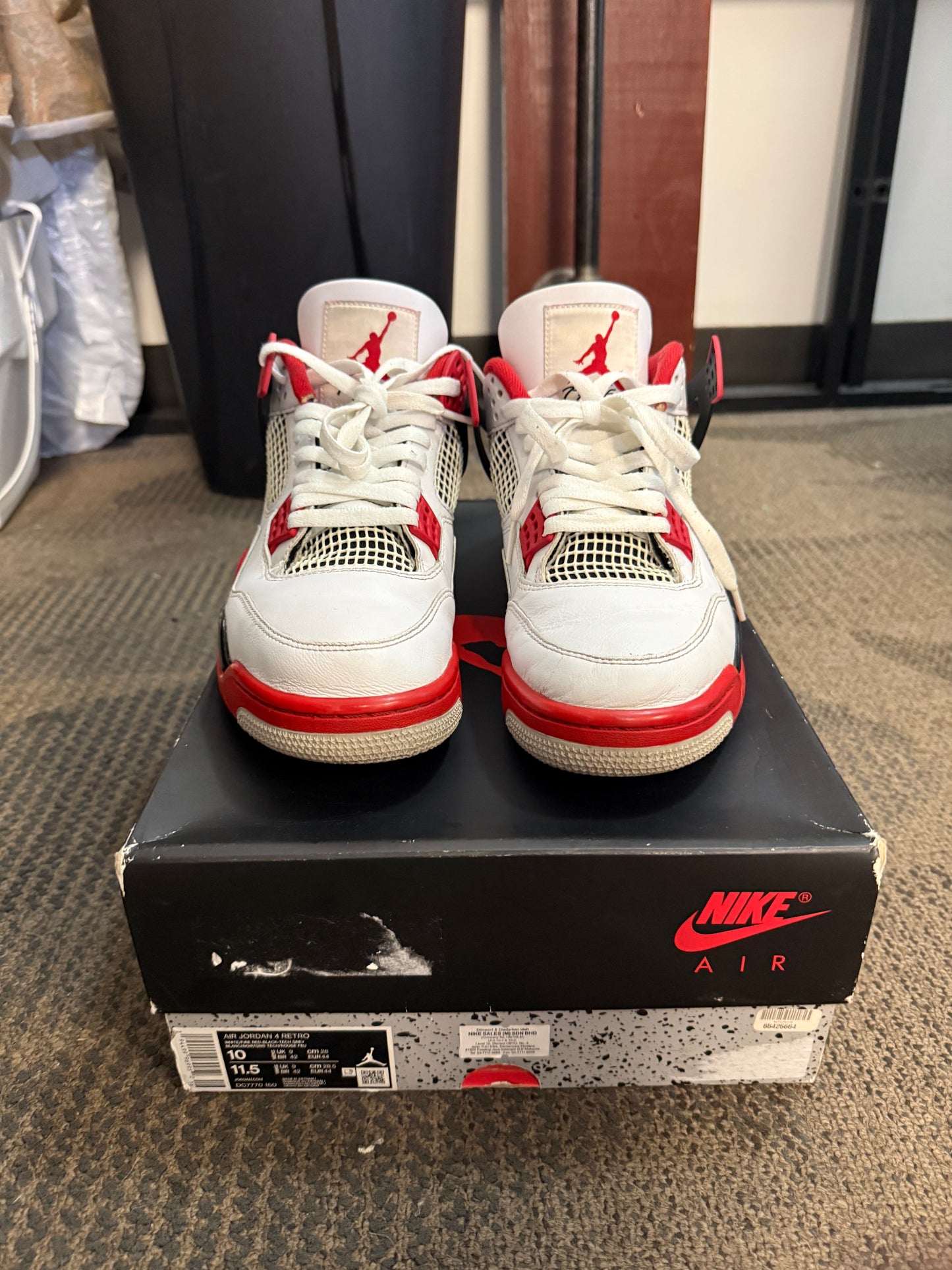 Jordan 4 Retro Fire Red (2020) SZ 10