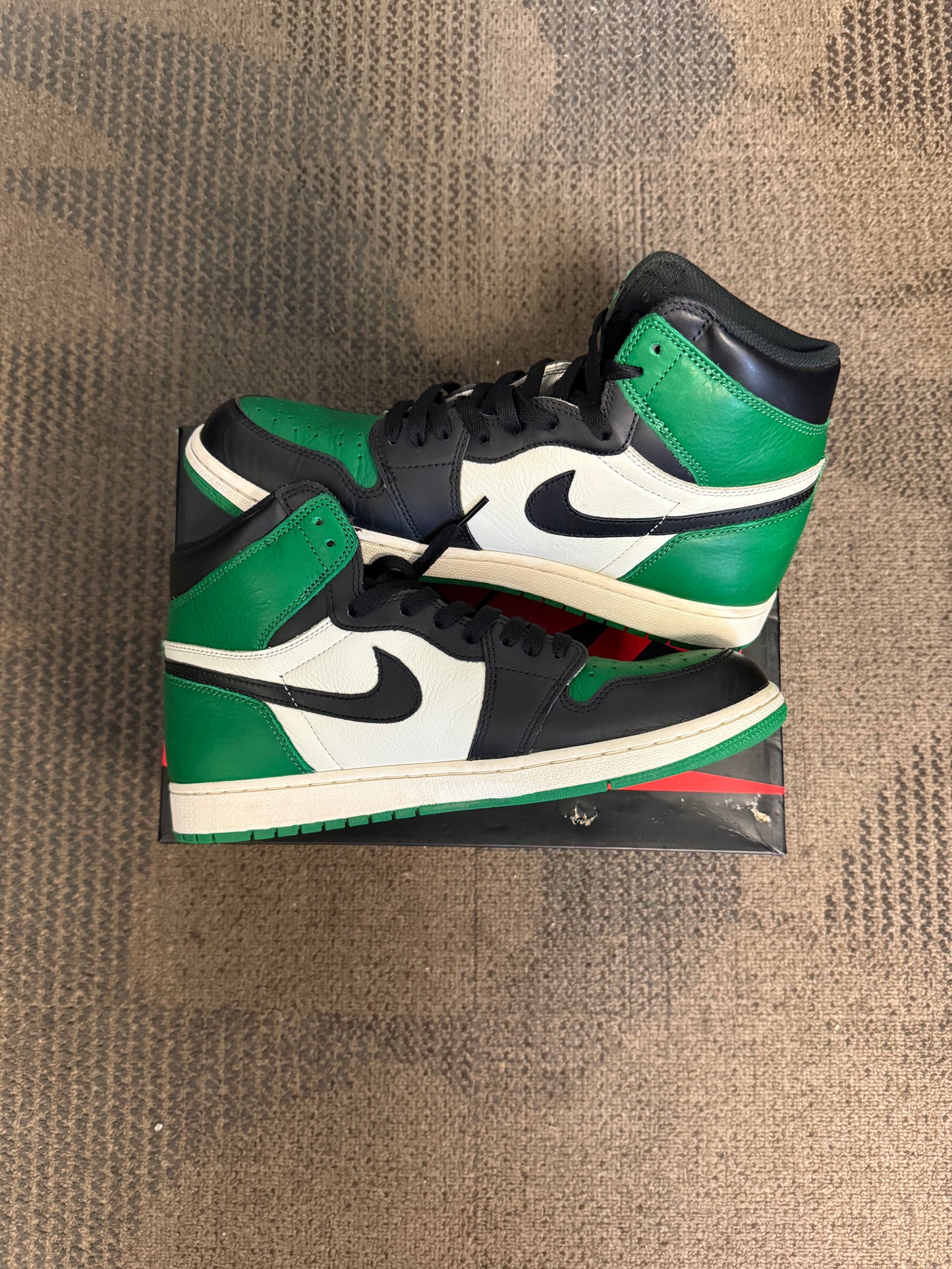 Jordan 1 Retro High Pine Green SZ 11.5