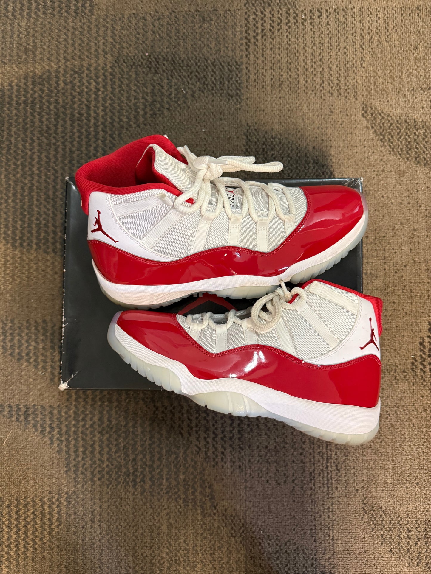 Jordan 11 Retro Cherry (2022) SZ 10.5