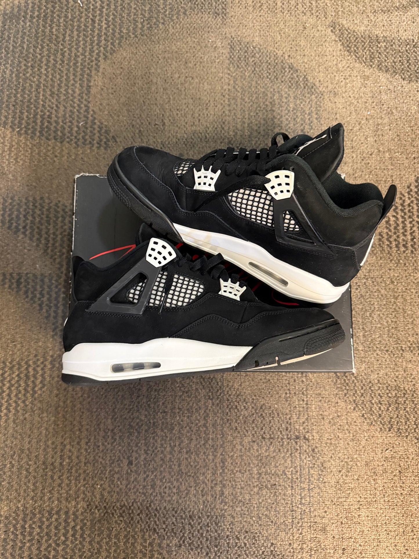 Jordan 4 Retro White Thunder SZ 10.5