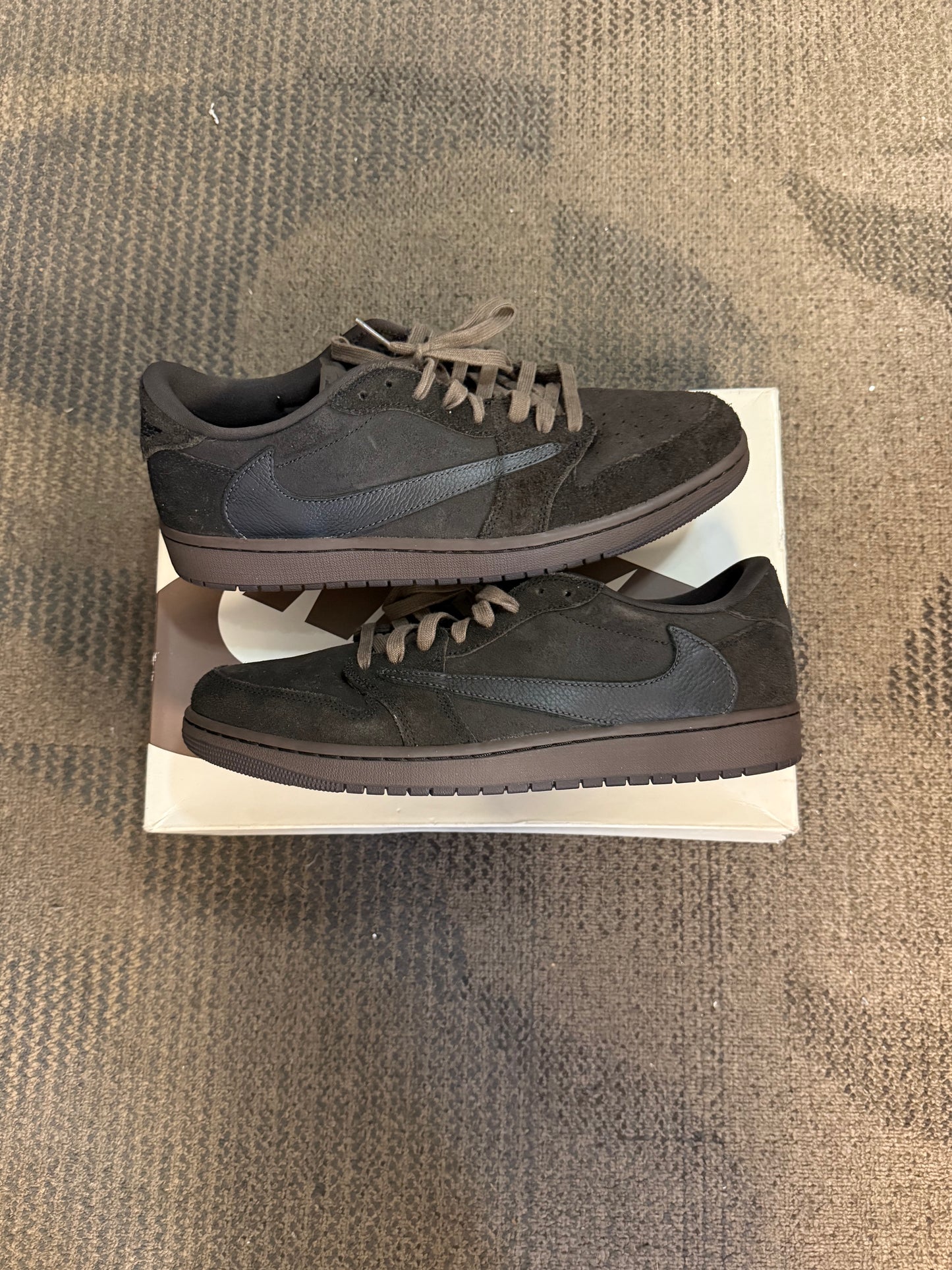 Jordan 1 Retro Low OG SP Travis Scott Velvet Brown SZ 12.5