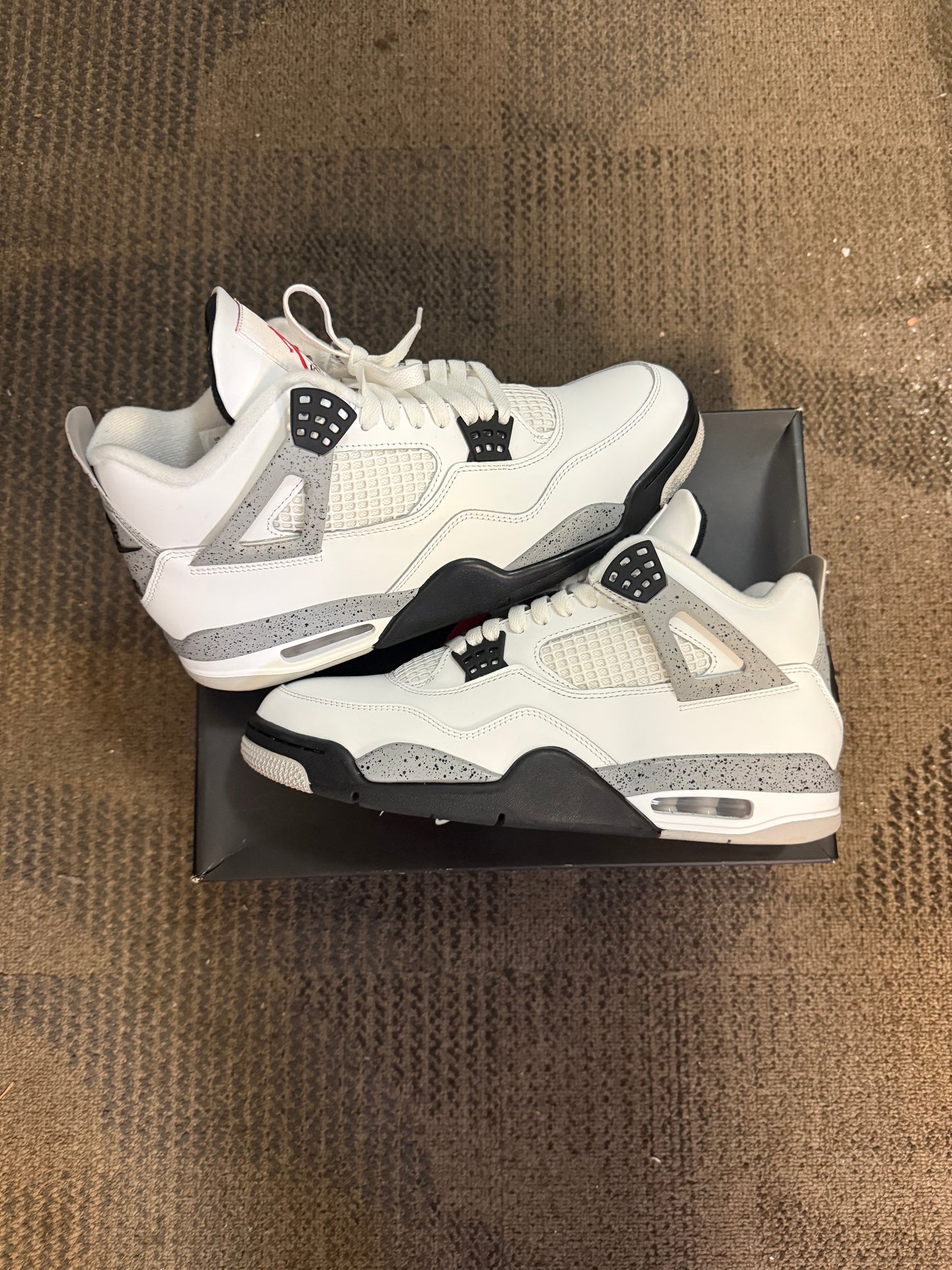 Jordan 4 Retro White Cement (2025) SZ 11