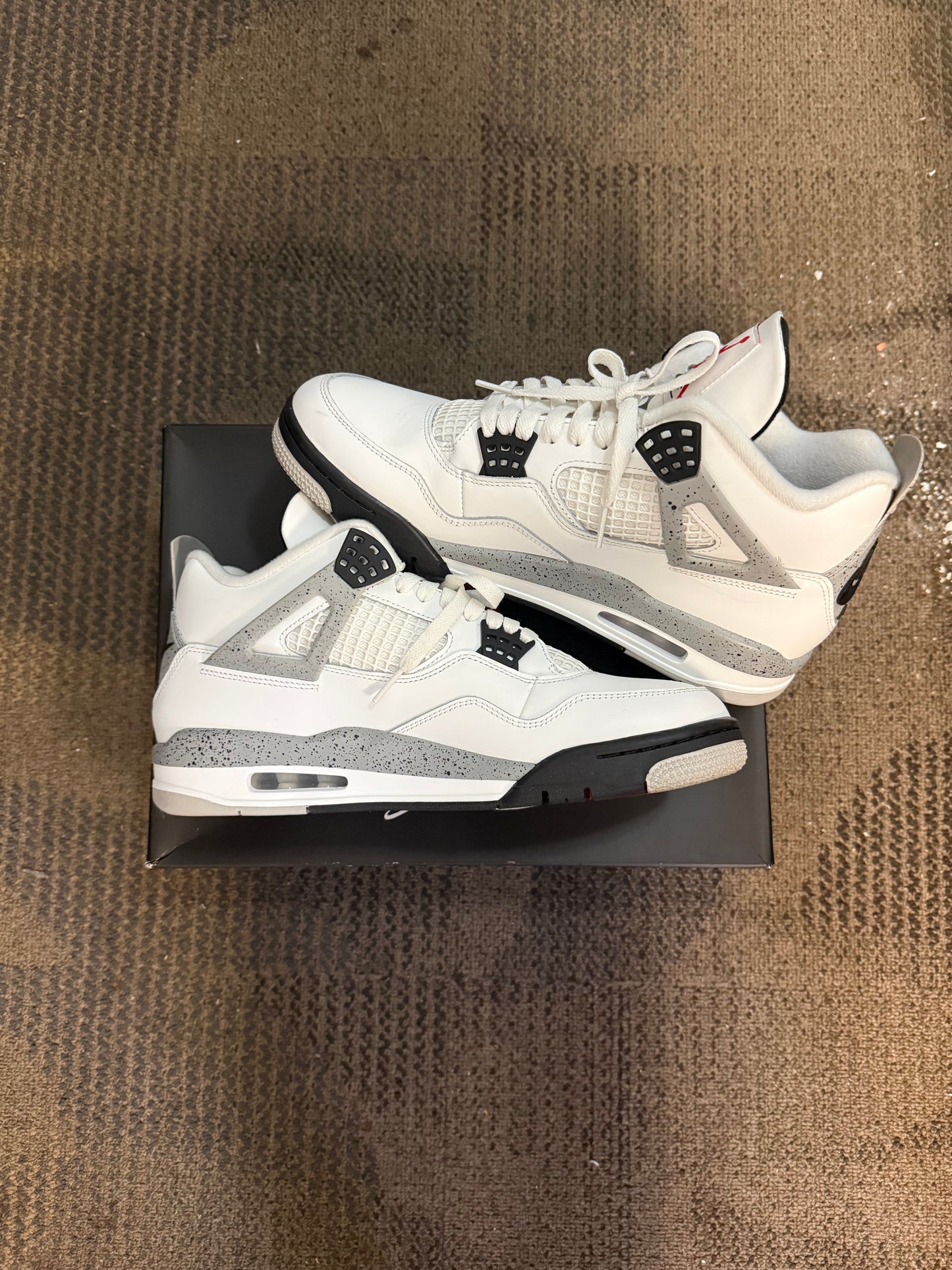 Jordan 4 Retro White Cement (2025) SZ 11