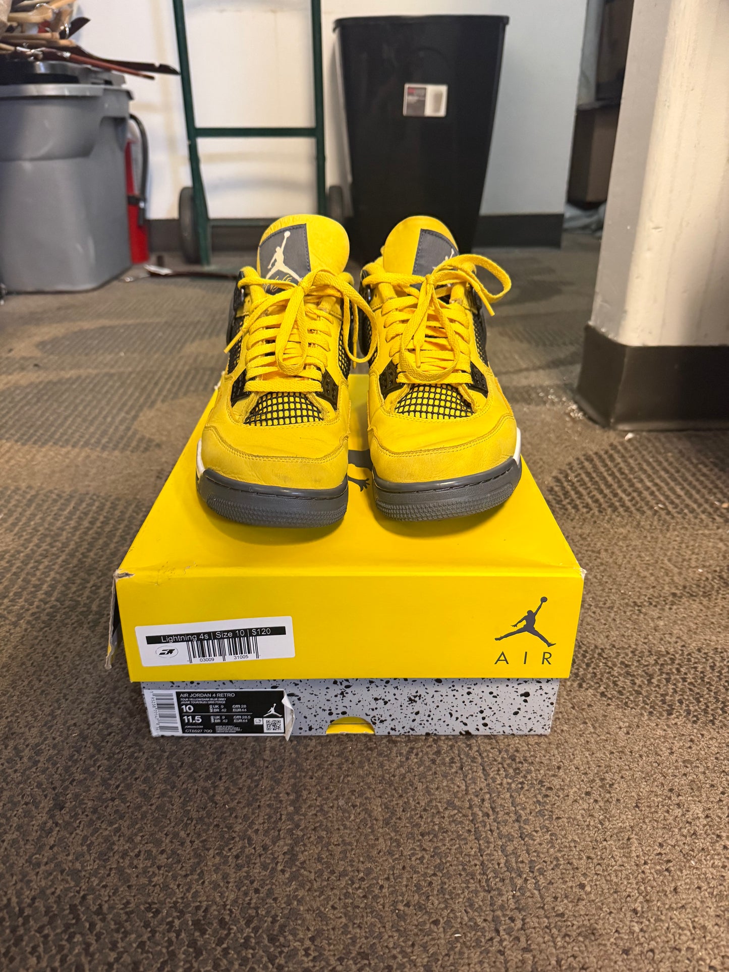 Jordan 4 Retro Lightning (2021) SZ 10