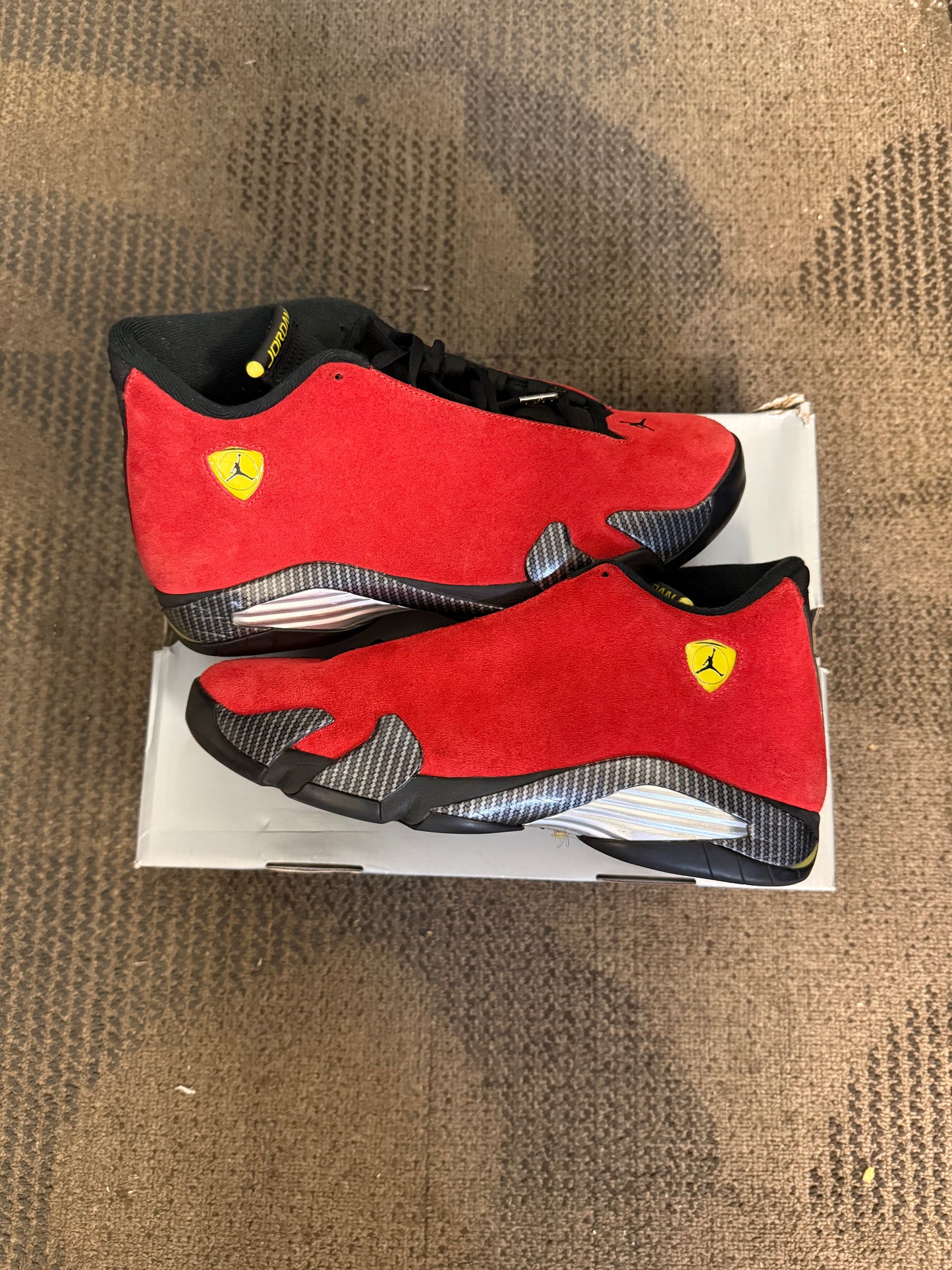 Jordan 14 Retro Ferrari (2025) SZ 10