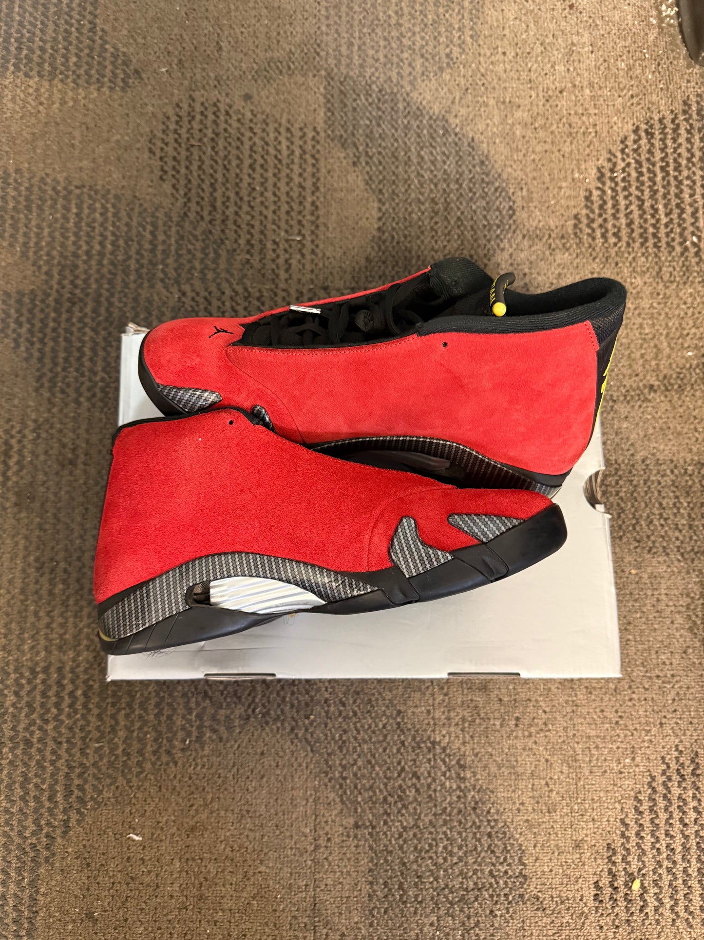 Jordan 14 Retro Ferrari (2025) SZ 10