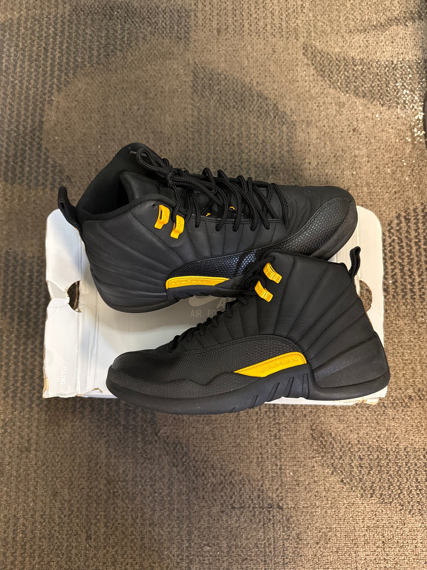 Jordan 12 Retro Black Taxi SZ 9.5