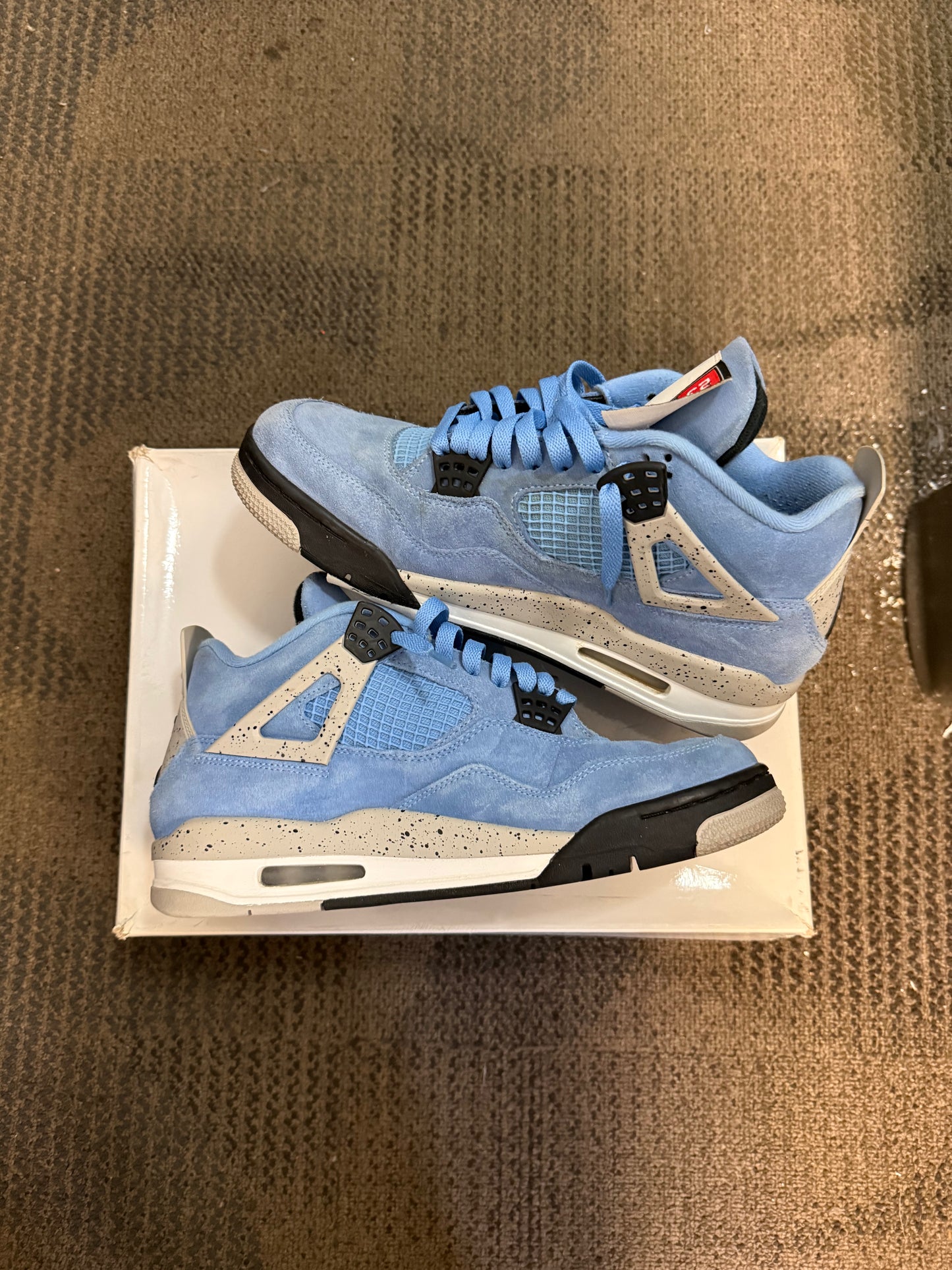 Jordan 4 Retro University Blue SZ 9.5