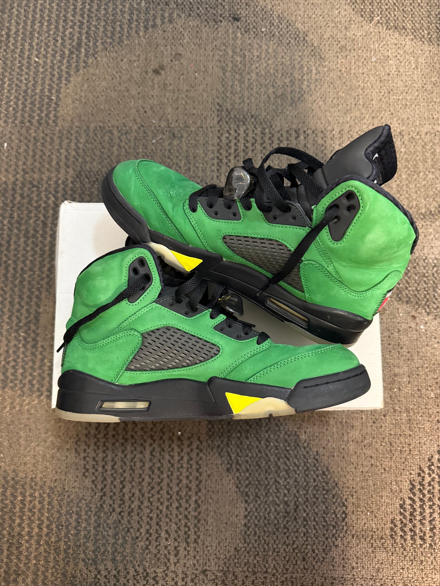 Jordan 5 Retro SE Oregon SZ 9
