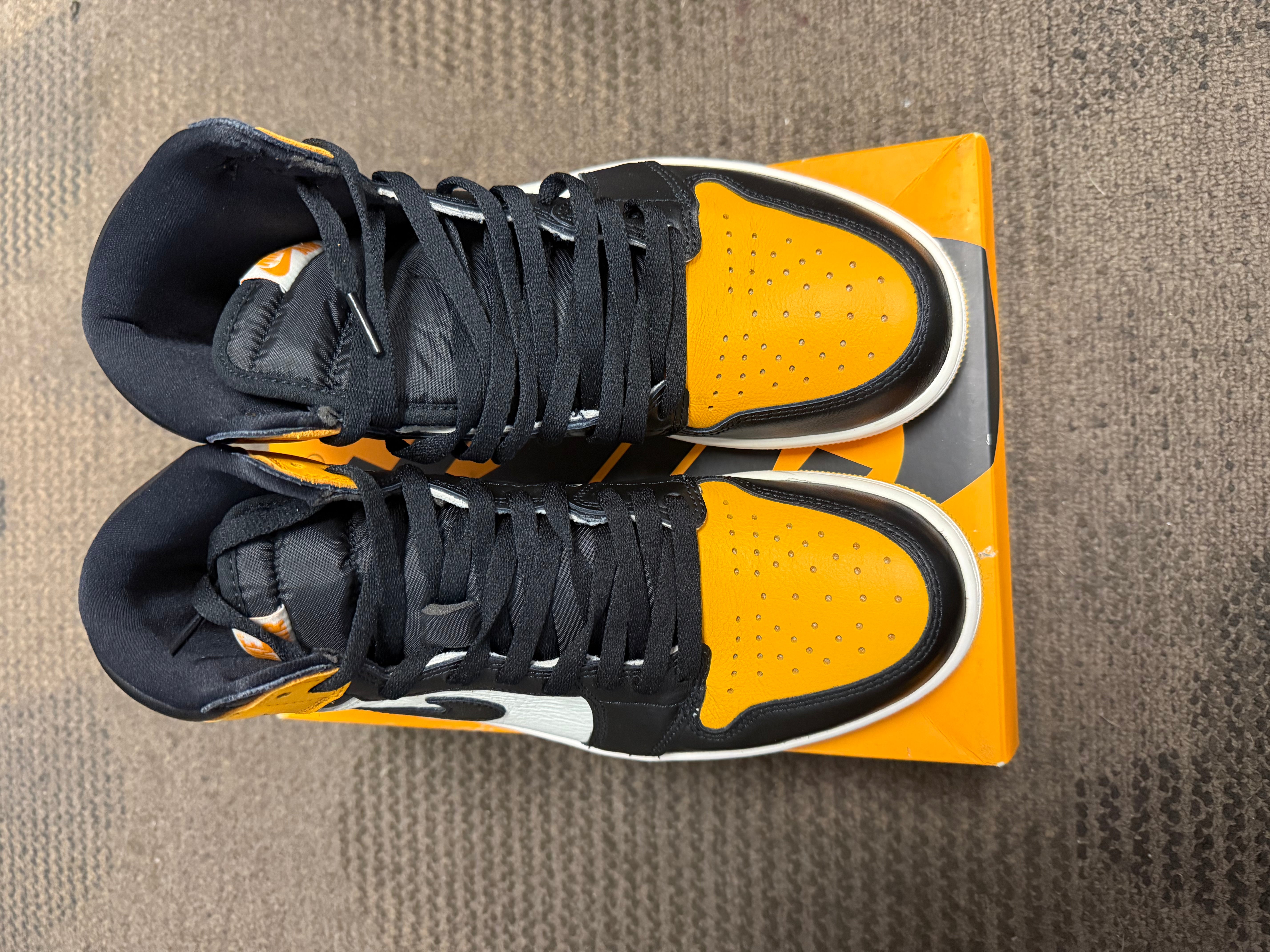 Air Jordan 1 Retro High Taxi SZ 9.5