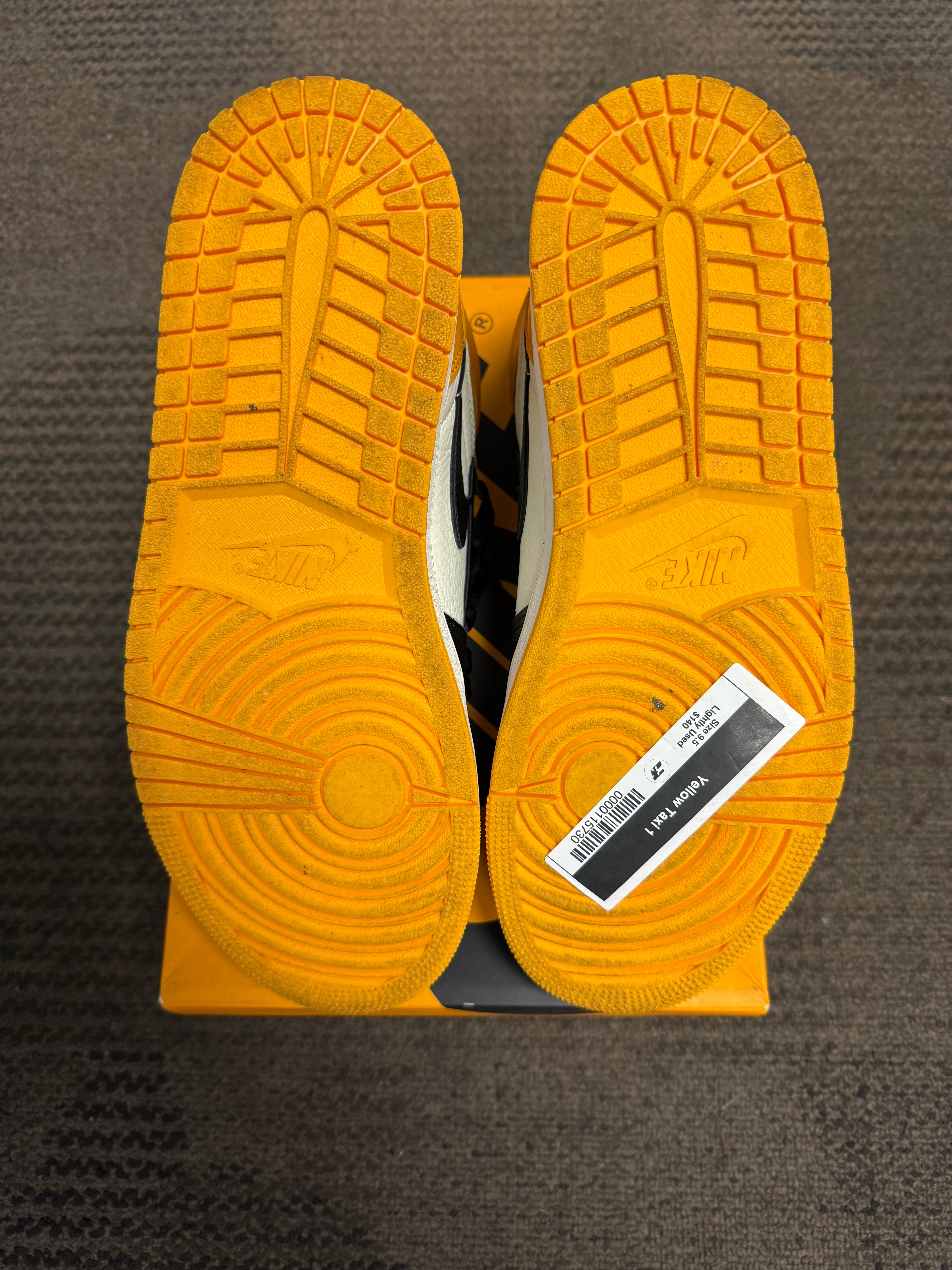 Air Jordan 1 Retro High Taxi SZ 9.5