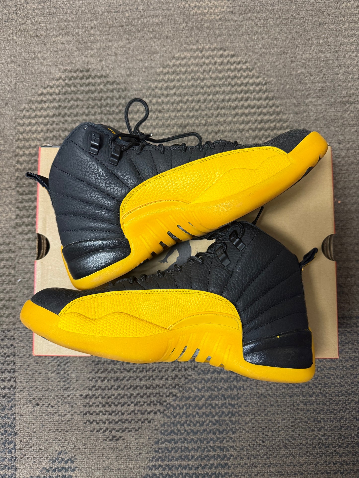 Jordan 12 Retro University Gold SZ 9