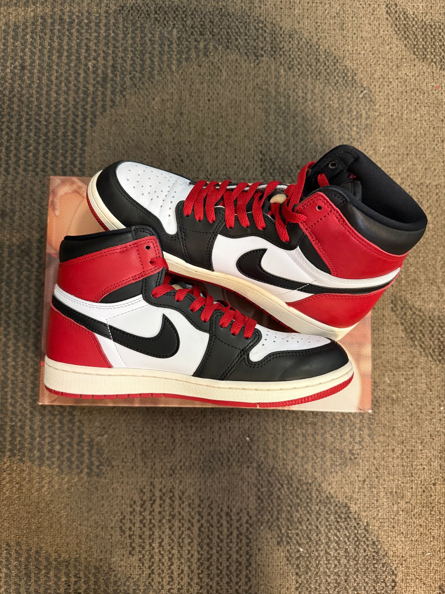 Jordan 1 Retro High OG Black Toe Reimagined SZ 8.5