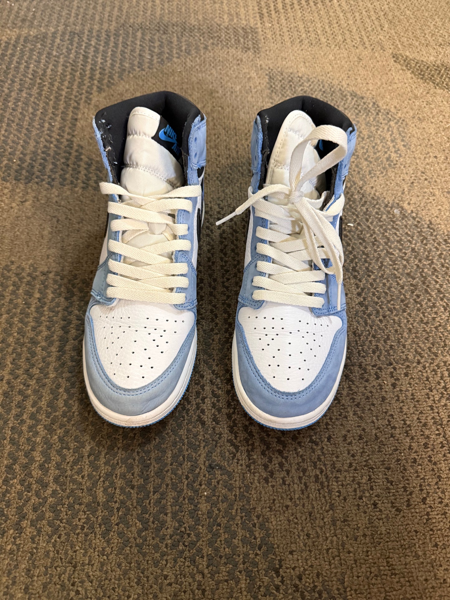 Jordan 1 Retro High OG University Blue SZ 7Y