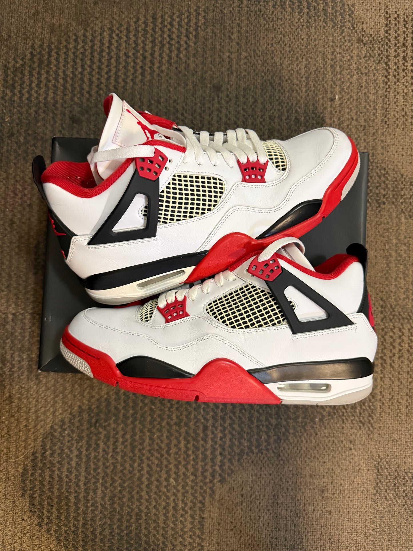 Jordan 4 Retro Fire Red (2020) SZ 11