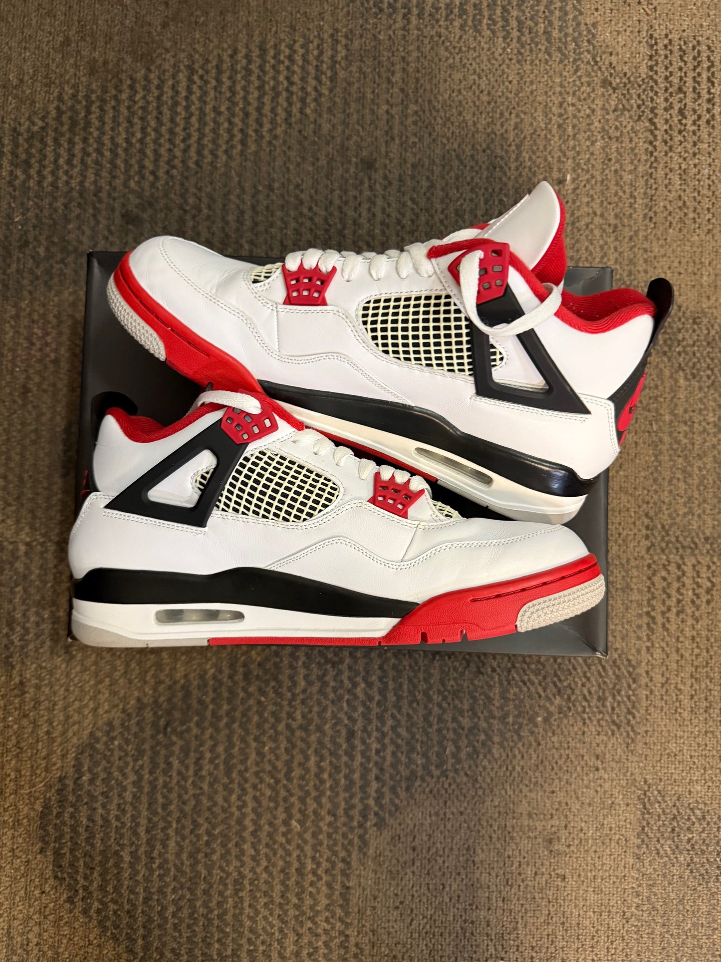Jordan 4 Retro Fire Red (2020) SZ 11