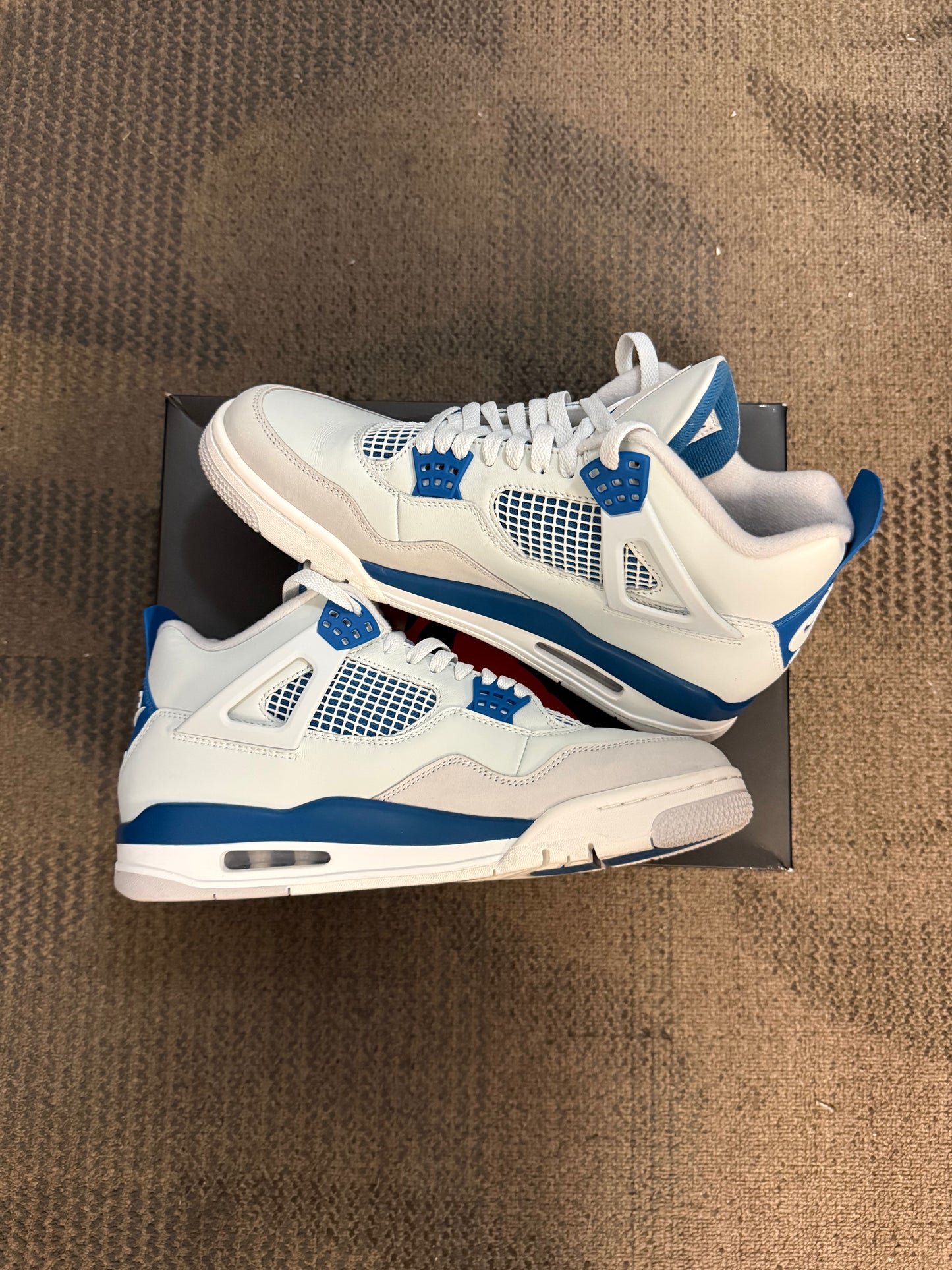 Jordan 4 Retro Military Blue (2024) SZ 11