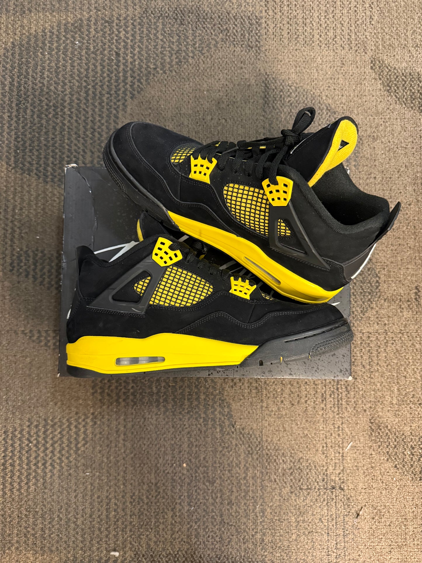 Jordan 4 Retro Thunder (2023) SZ 12