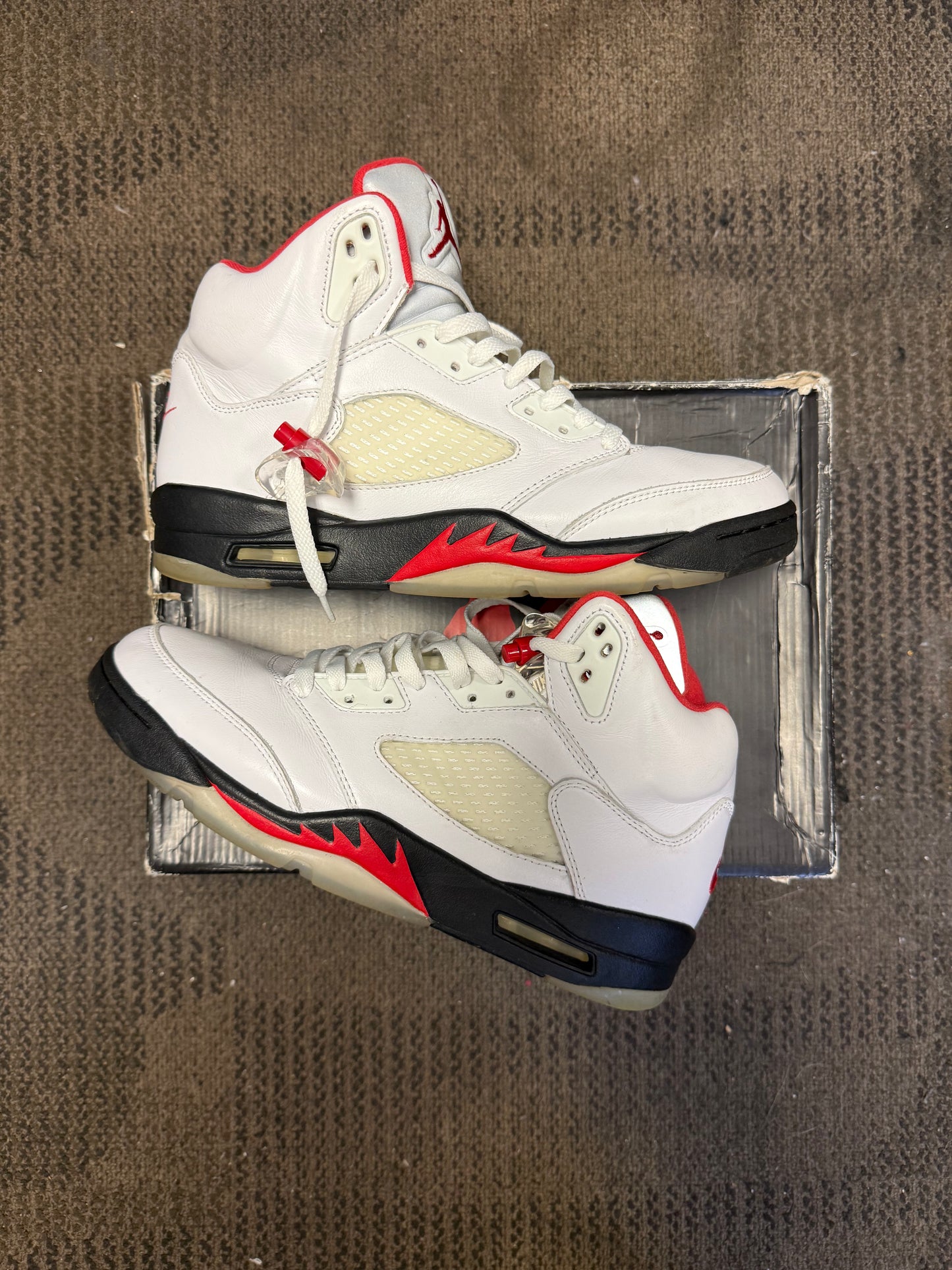 Jordan 5 Retro Fire Red Silver Tongue (2020) SZ 10