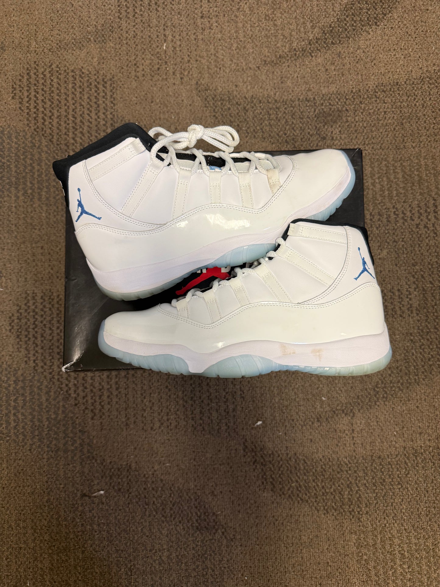 Jordan 11 Retro Legend Blue (2024) SZ 12